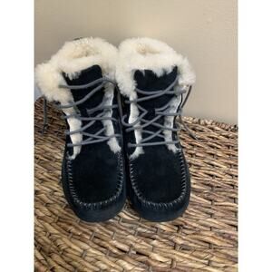 UGG Women Chickaree Black Lace Up Water Resistant Fully Lined Boot Size 6